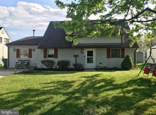 23 Rose Arbor Ln, Levittown, PA 19055