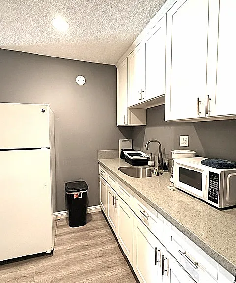 515 N Azusa Ave #F — Photo 8