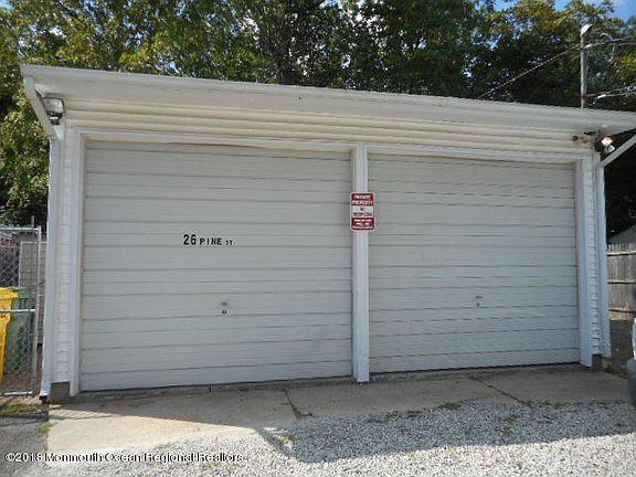 5th image of 28 Pine St
