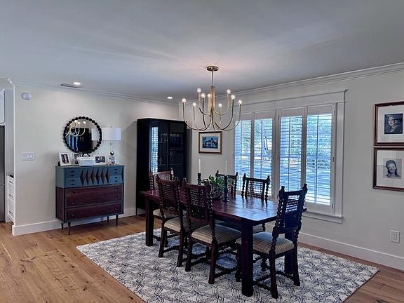 4th image of 2625 Malin Dr