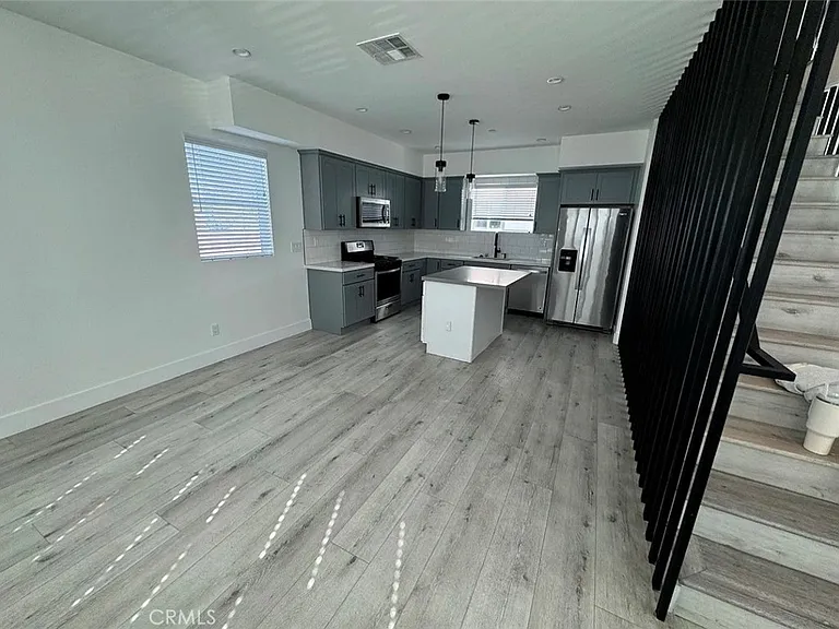 5921 Dauphin St #3 — Photo 4