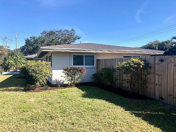 3rd image of 2760 Goldenrod St