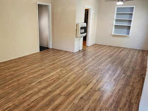 3rd image of 605 NE Lake Dr