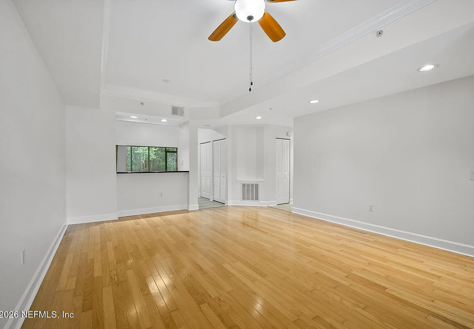 3 bed, 2.0 bath, 1181 sqft, $1,650 — Photo 3