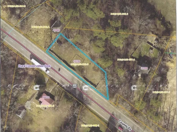 10220 County Dr, Disputanta, VA 23842