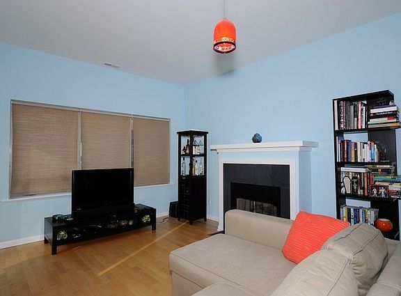 3rd image of 1928 N Kedzie Ave APT 104