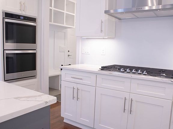 4th image of 34 Morse St