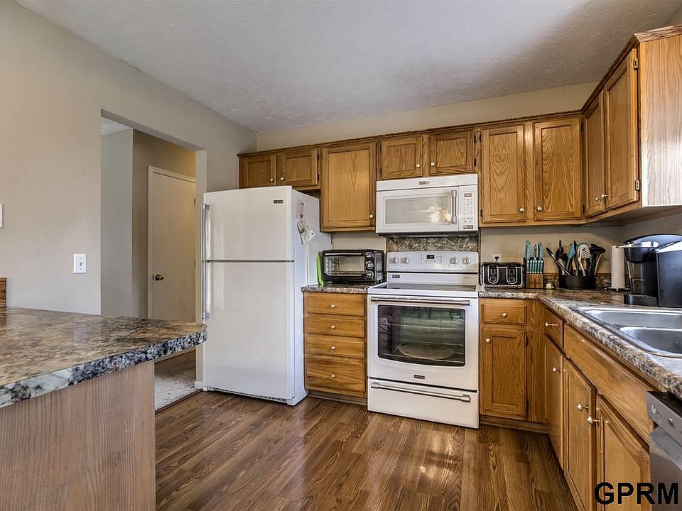 11012 S 17th St, Bellevue, NE 68123 | Zillow