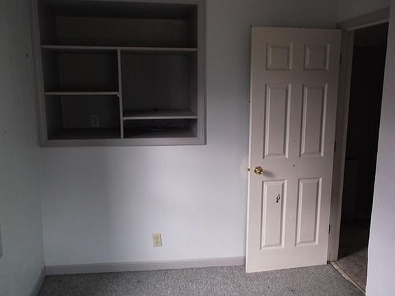 5th image of 204 W Smith St