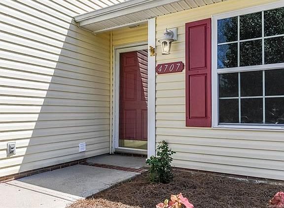 2nd image of 4707 Dewberry Ln