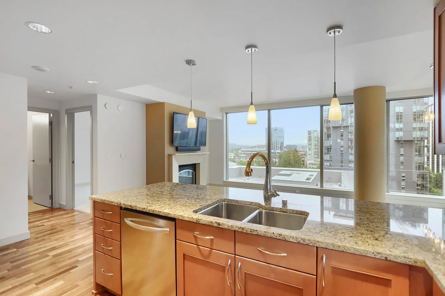 10650 NE 9th Pl Bellevue - 1520 — Photo 4
