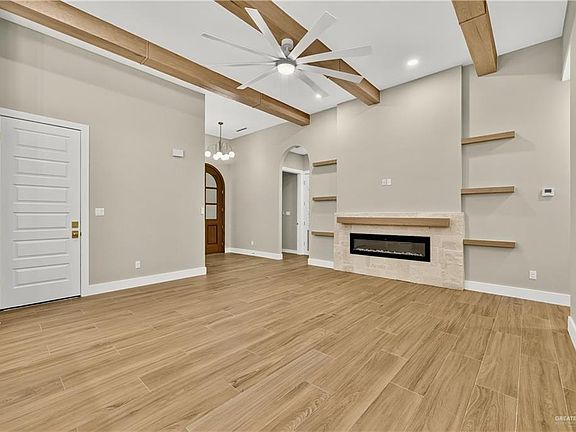 4th image of 8012 N 39th St