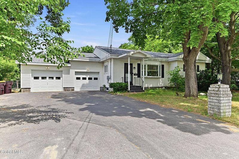 2nd image of 28 Lee Avenue