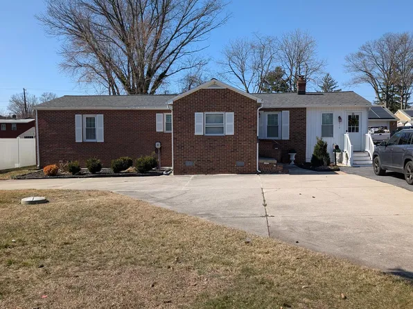 210 W Forestview Ave, Brookhaven, PA 19015