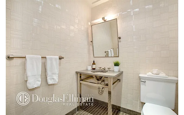 Rented by Douglas Elliman | media 18