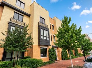 2402 Main Line Blvd, Alexandria, VA 22301