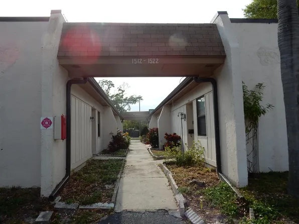 1522 Mission Hills Blvd, Clearwater, FL 33759