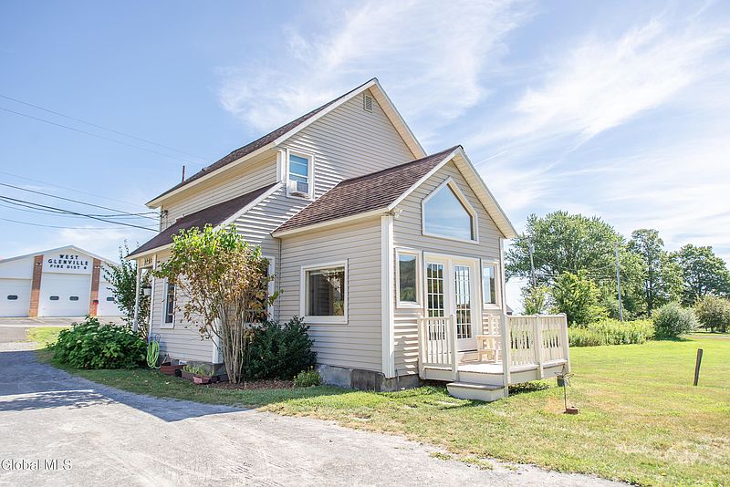 3rd image of 2059 W Glenville Road