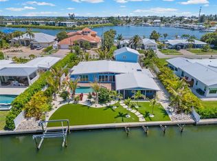 528 Key Royale Dr, Holmes Beach, FL 34217