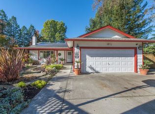 660 Summertree Ln, Santa Rosa, CA 95403