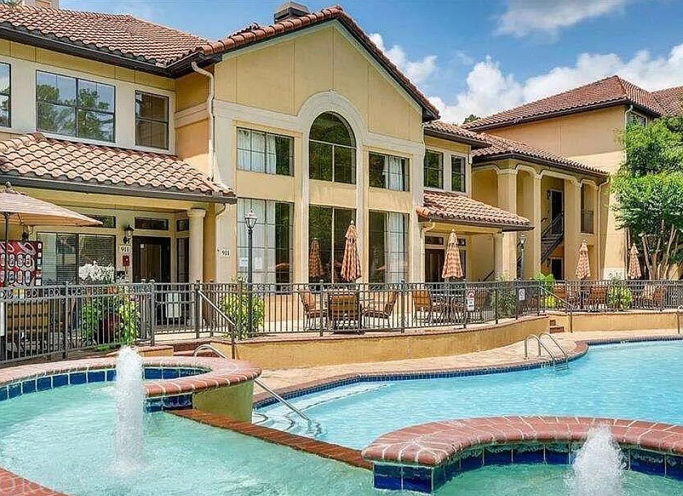 Community Resort Style Pool
