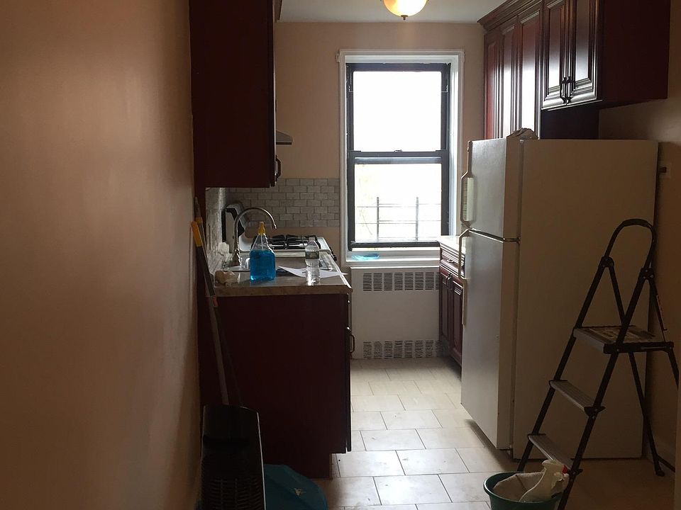 1st image of 13317 Sanford Ave APT 3M