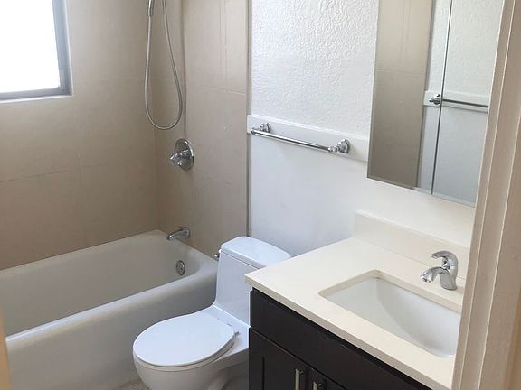 5th image of 1440 Steiner St #5