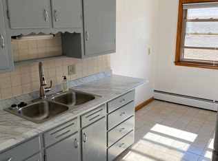 525 Oak St APT 4, Madison, WI 53704