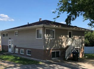 86 Olive Ct, Iowa City, IA 52246
