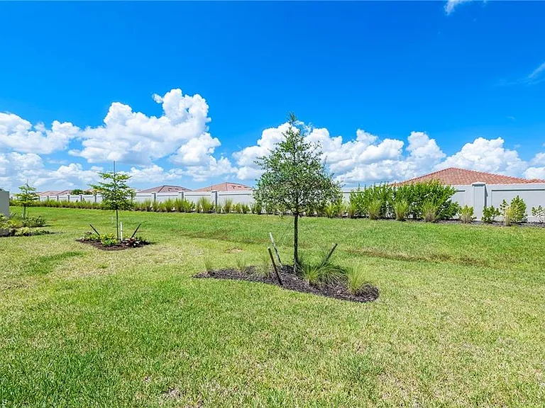 17434 Caravita Ln — Photo 26