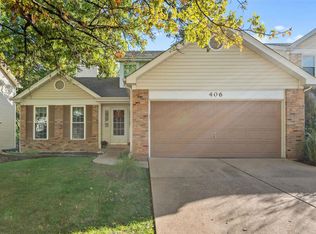 406 Hunters Crossing Ct, Grover, MO 63040