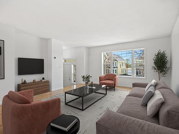 5th image of 1823 3rd St NE