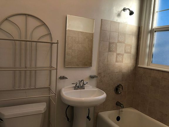 5th image of 2744 Balboa St APT 2