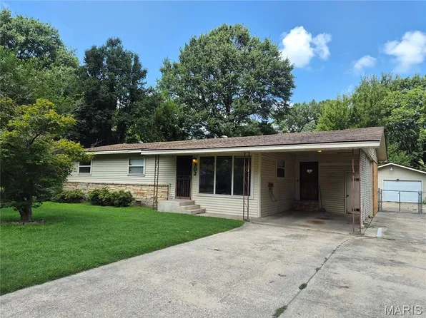 302 W Harrison St, Kennett, MO 63857