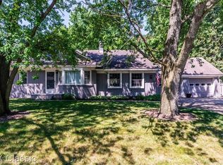 2425 Woodlawn St, Walled Lake, MI 48390