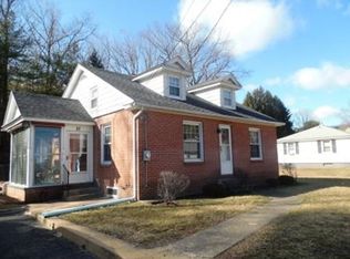 32 Greenwich Rd, Ware, MA 01082