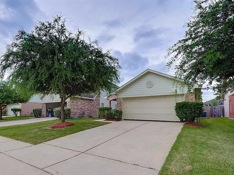7411 Kransburg Ranch Dr — Photo 3