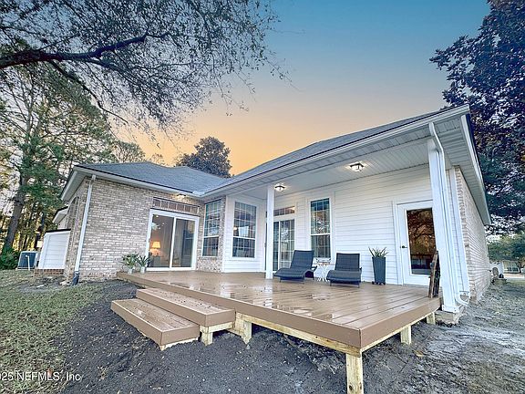 2nd image of 11367 WILLESDON Drive S