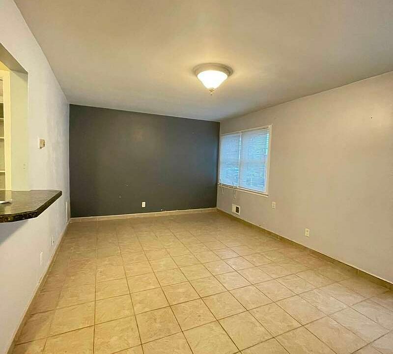 1st image of 17 Amsterdam Ave #1