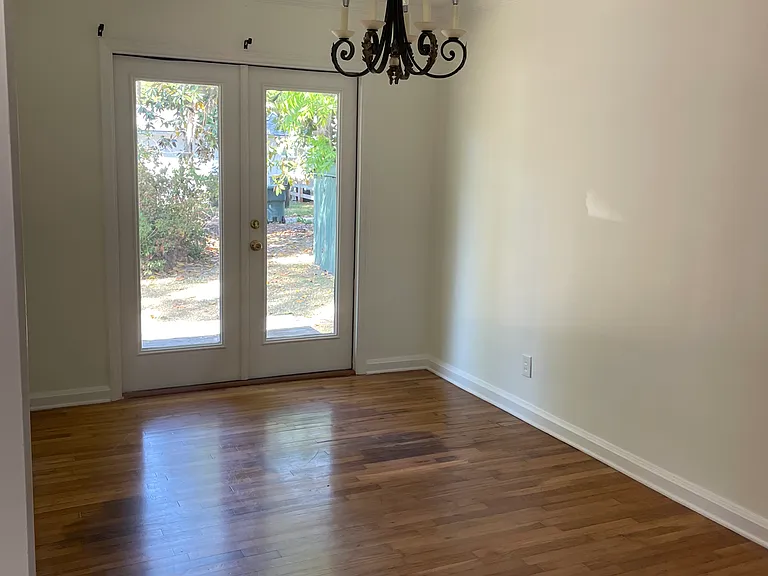 702 Lee Blvd — Photo 5