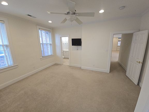 5th image of 621 W Princess Anne Rd #2