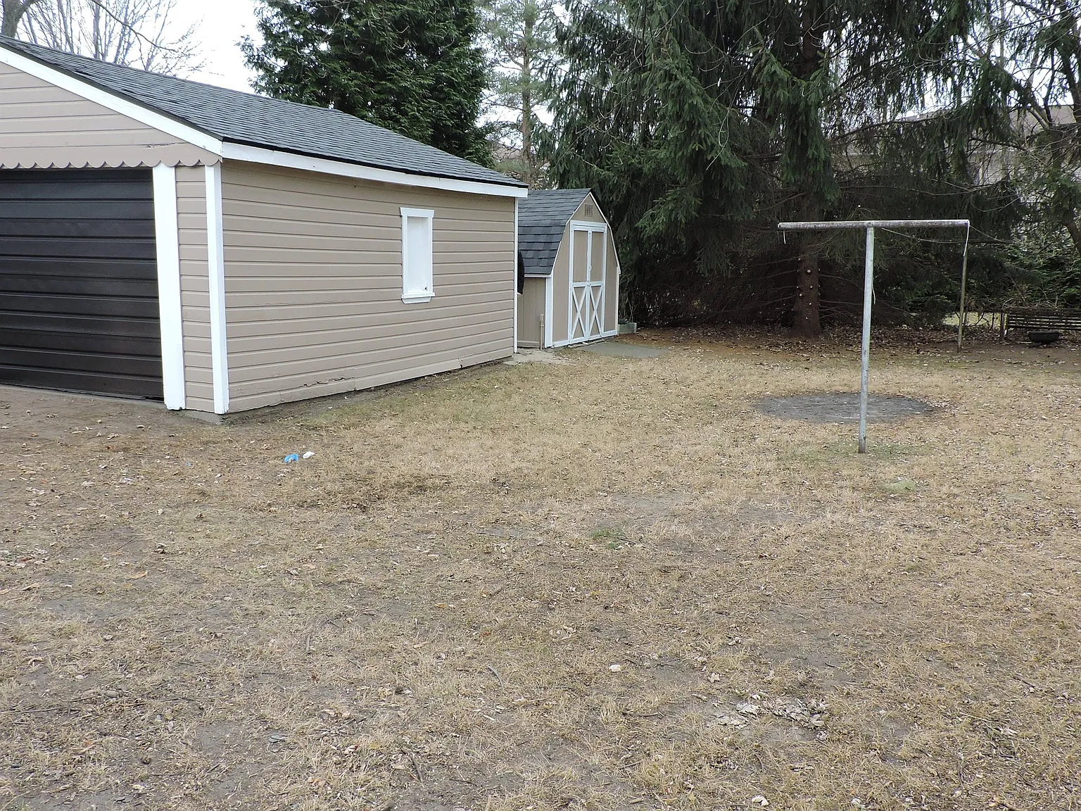 23850 Glenwood Street - Clinton Township, MI 48035 — Photo 2