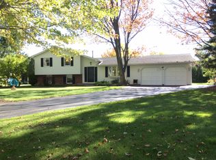 9 Highview Cir, Brockport, NY 14420