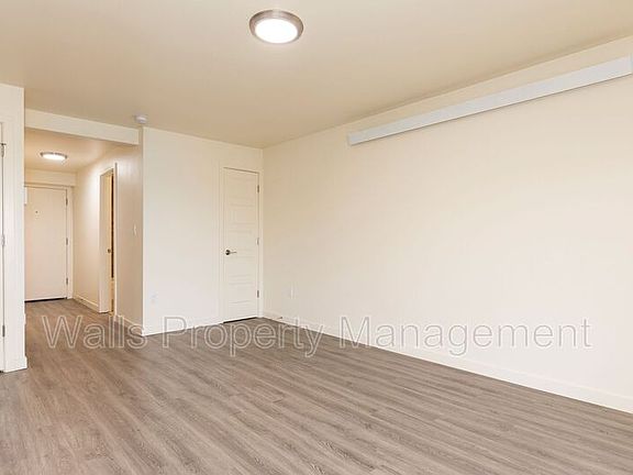 5th image of 2465 Dexter Ave N APT 203