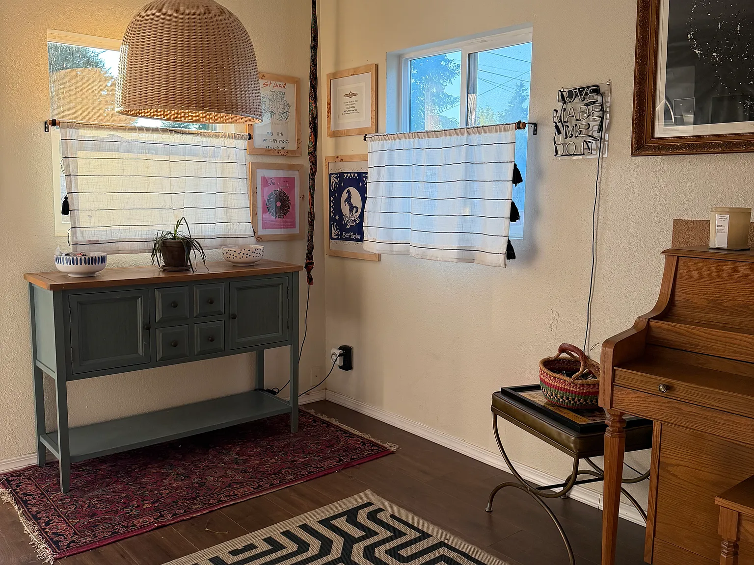 2 bed, 900 sqft, $3,200 — Photo 1
