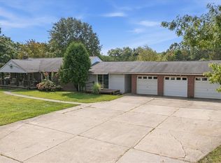 130 Fobes Dr, Clinton, PA 15026
