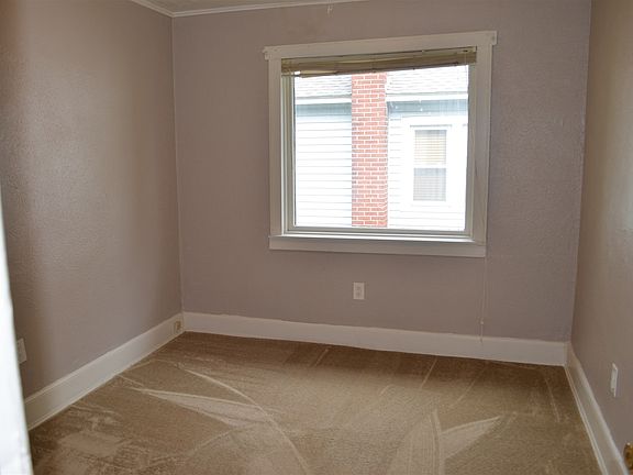 4th image of 110 N McCombs St