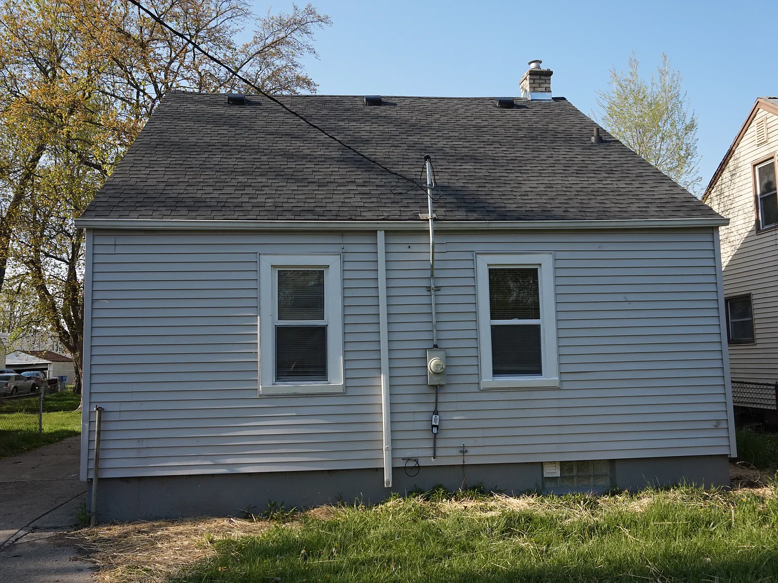 3 bed, 990 sqft, $1,500 — Photo 2
