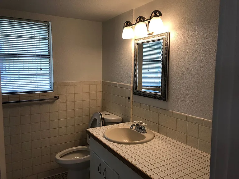 407 West 35th Street — Photo 18