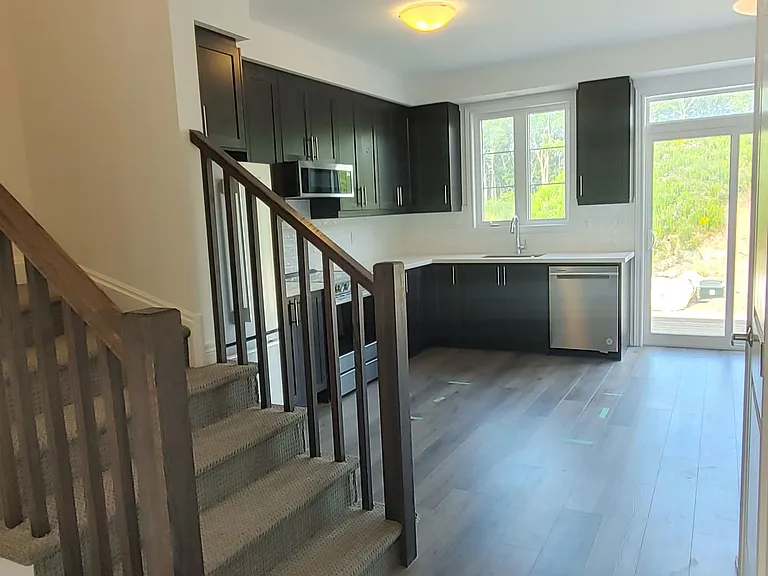120 Court Dr #65 — Photo 3